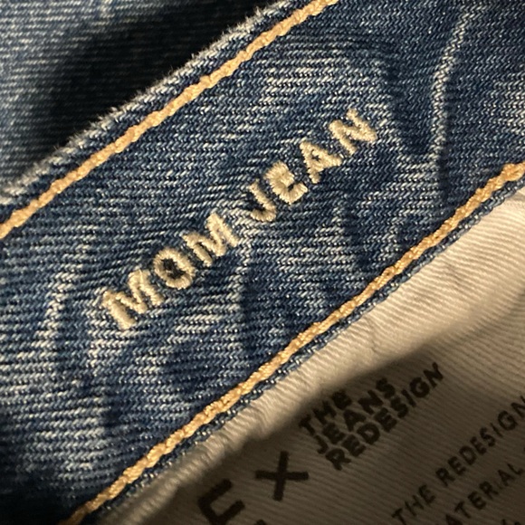 American Eagle mom Jeans, size 6, cute and comfortable women's - Picture 3 of 8